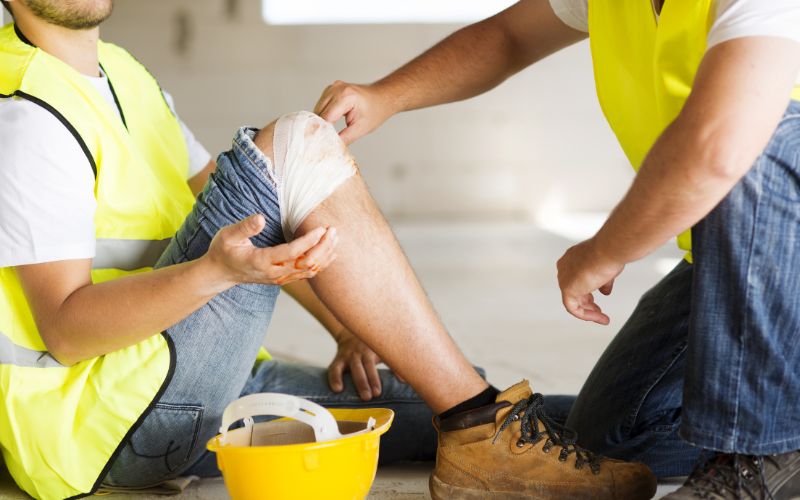 Person with an open wound on the knee after a minor accident