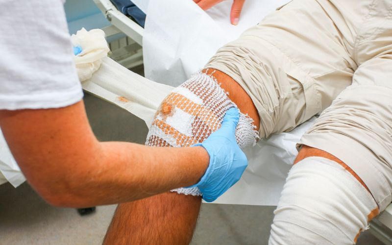 Many patients who need continued wound care after discharge from the hospital seek mobile wound care services