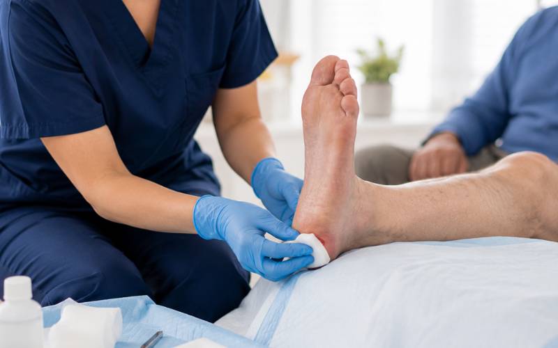Patients are treated by experienced mobile wound care specialists